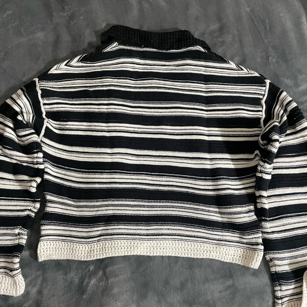 Striped Collared Purl-knit Sweater Top - Picture 4 of 4